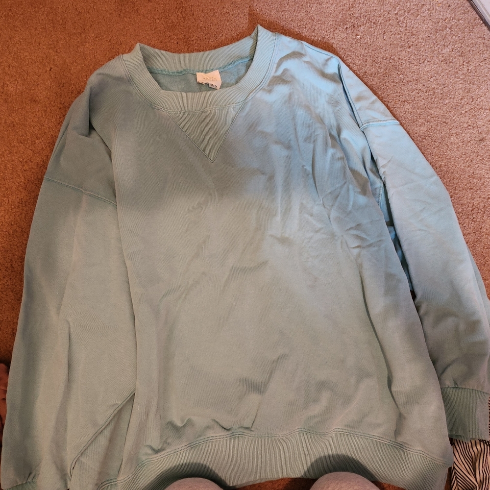 Sweatshirt